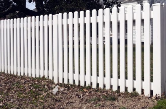 What Type of Fence is Best? Wood or Vinyl?