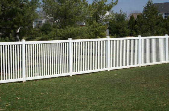 How to Choose the Right Type of Fence for Your Home
