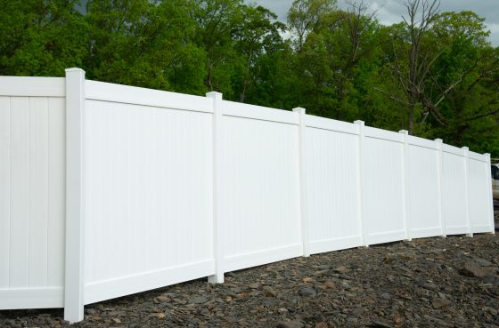 When Does Vinyl Fencing Need to be Replaced? 